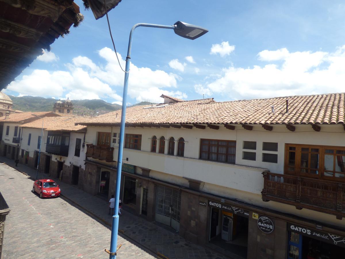 The Grassshopper Plaza De Armas Hostel กุสโก ภายนอก รูปภาพ