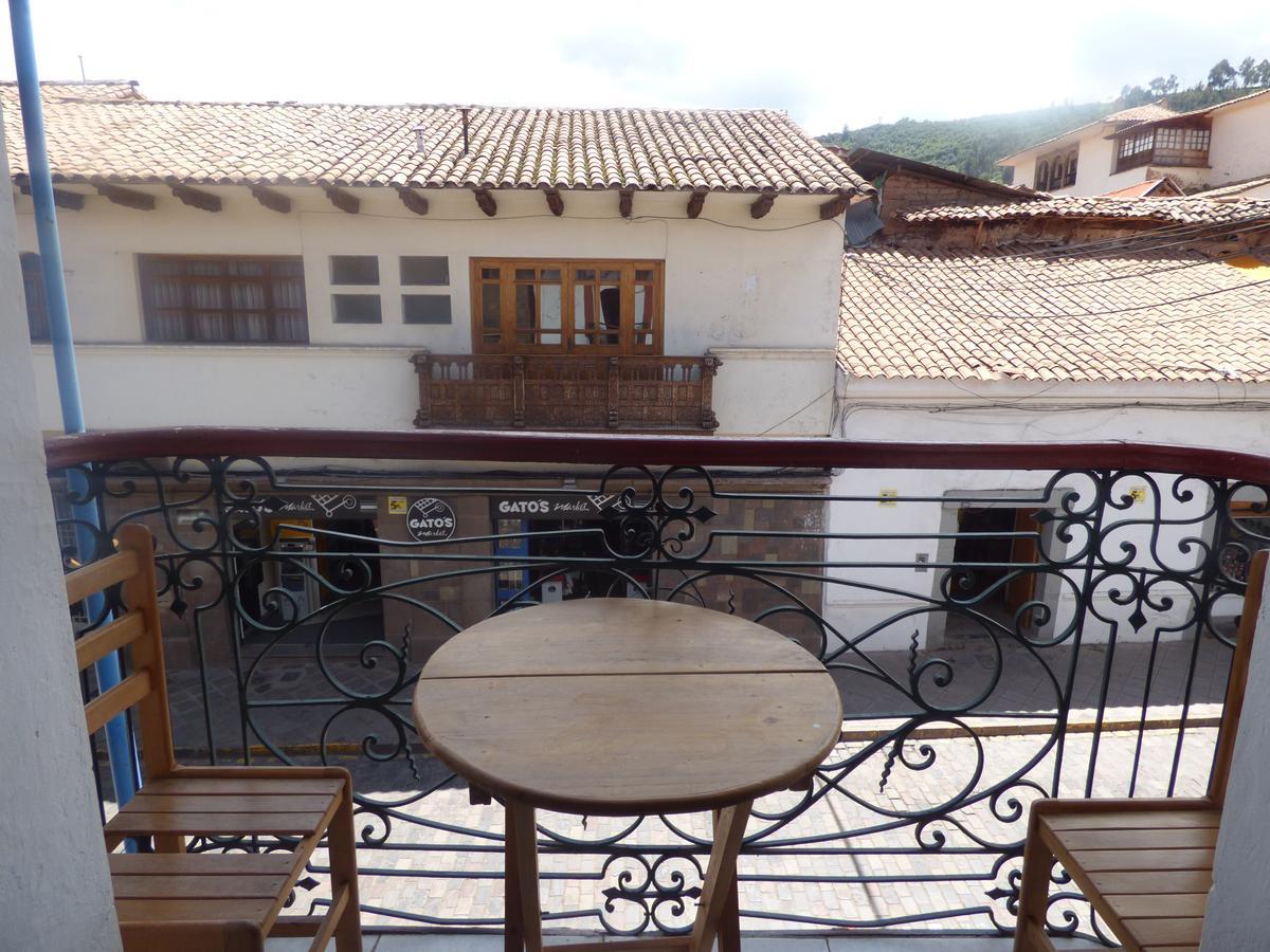 The Grassshopper Plaza De Armas Hostel กุสโก ภายนอก รูปภาพ