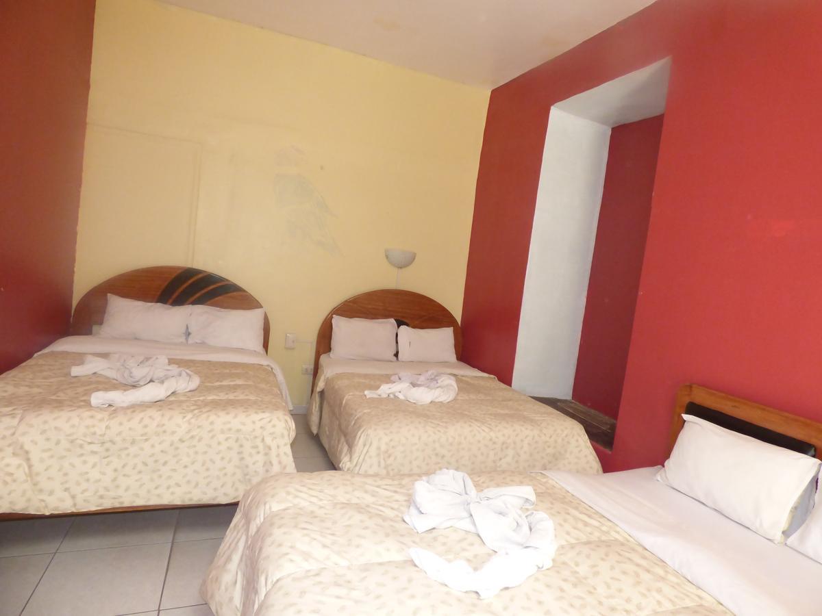 The Grassshopper Plaza De Armas Hostel กุสโก ภายนอก รูปภาพ
