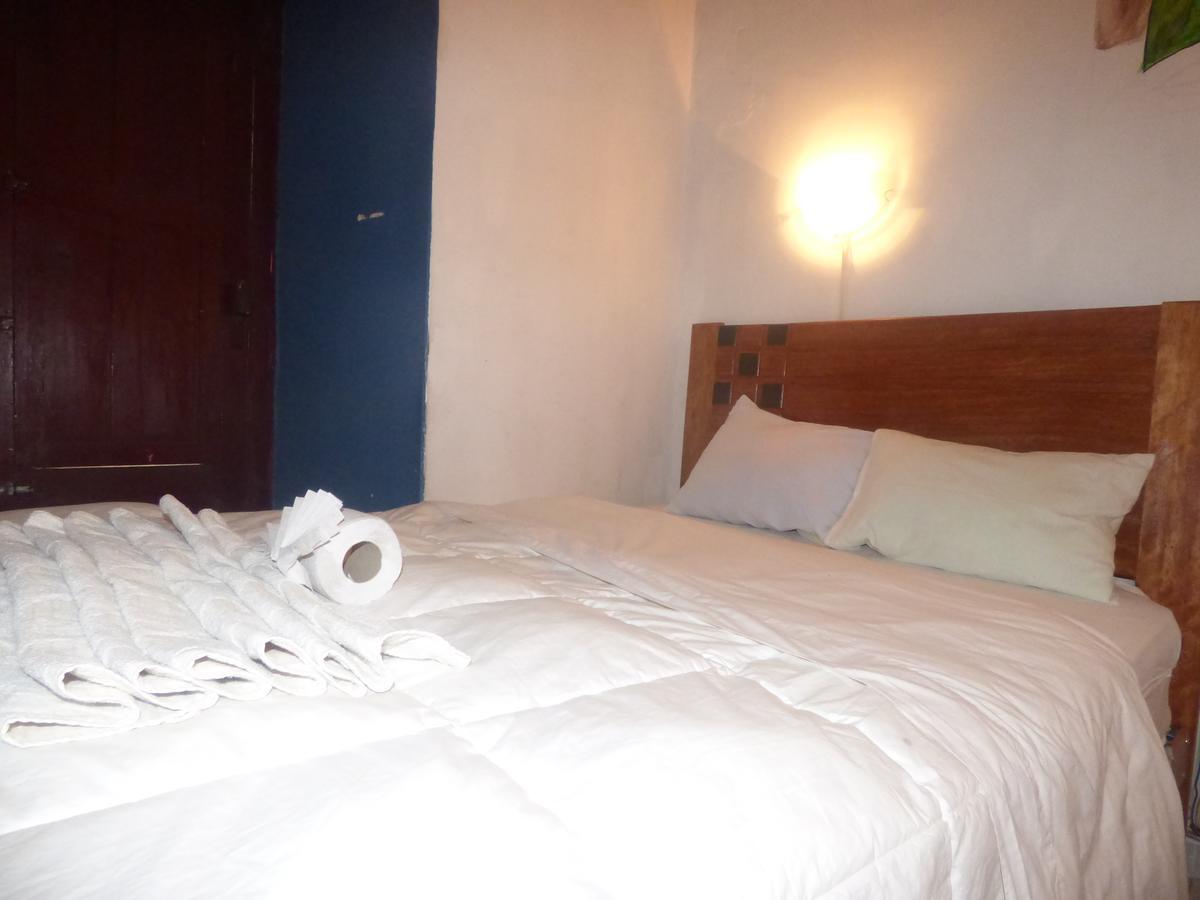 The Grassshopper Plaza De Armas Hostel กุสโก ภายนอก รูปภาพ