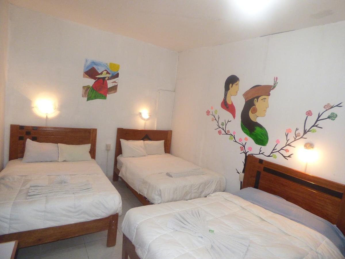 The Grassshopper Plaza De Armas Hostel กุสโก ภายนอก รูปภาพ
