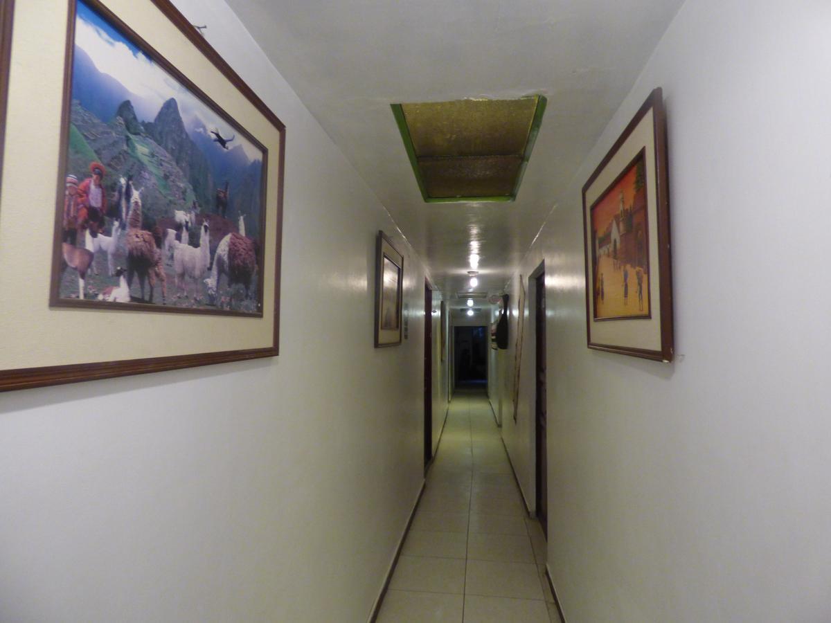 The Grassshopper Plaza De Armas Hostel กุสโก ภายนอก รูปภาพ